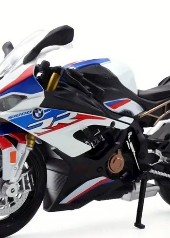 Beyaz BMW s1000rr maketi