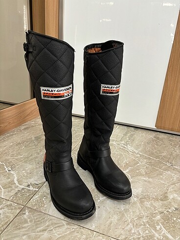 Harley Davidson Harley kadın bot