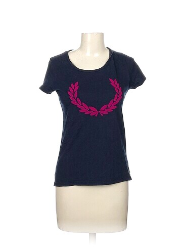 Fred Perry T-shirt %70 İndirimli.