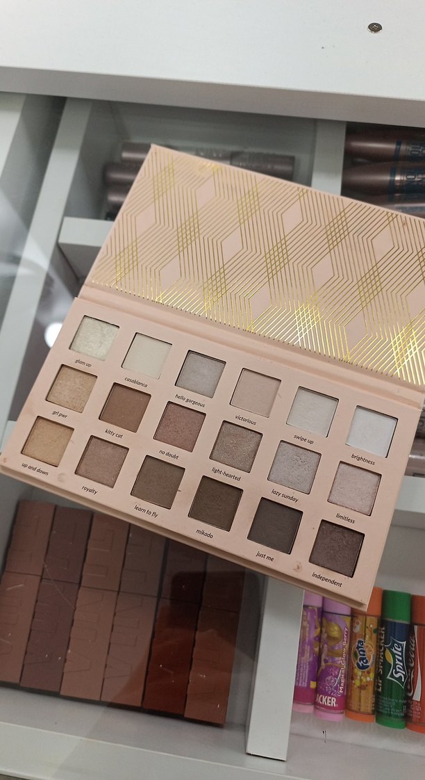 rival loves me far paleti - Görsel 2