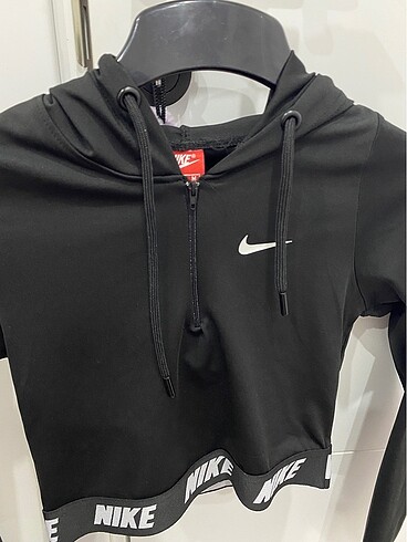 Diğer Nike kapüşonlu yarım fermuarlı üst