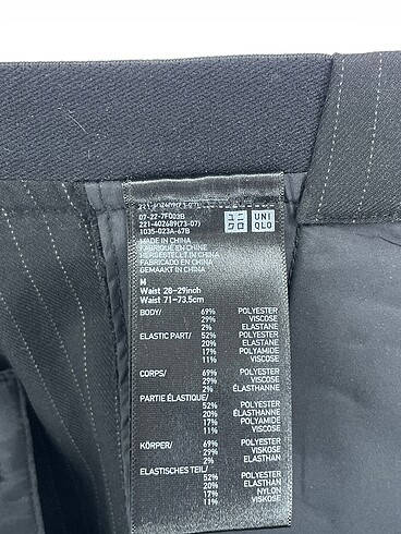 m Beden siyah Renk Uniqlo Kumaş Pantolon %70 İndirimli.
