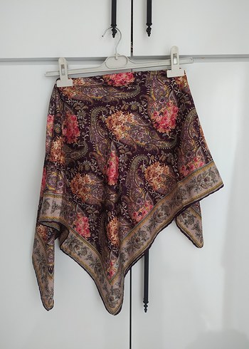 bordo renkli eşarp