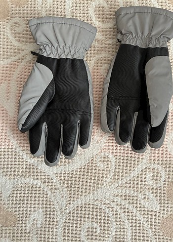 Gri Erkek Çocuk Eldivenleri Velcro Kapatma - Görsel 2
