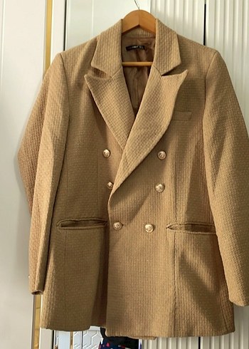 Bej Kadın Düğmeli Keten Blazer Ceket