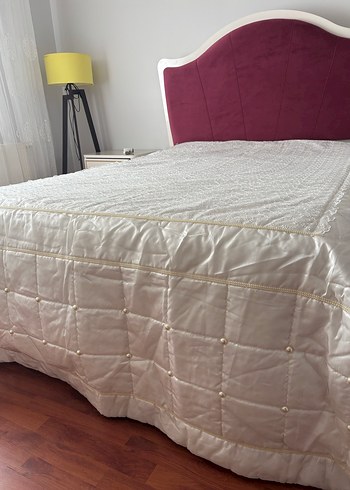 İnci Detaylı İşlemeli Beyaz Yatak Örtüsü - Görsel 2