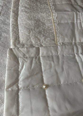 İnci Detaylı İşlemeli Beyaz Yatak Örtüsü - Görsel 3