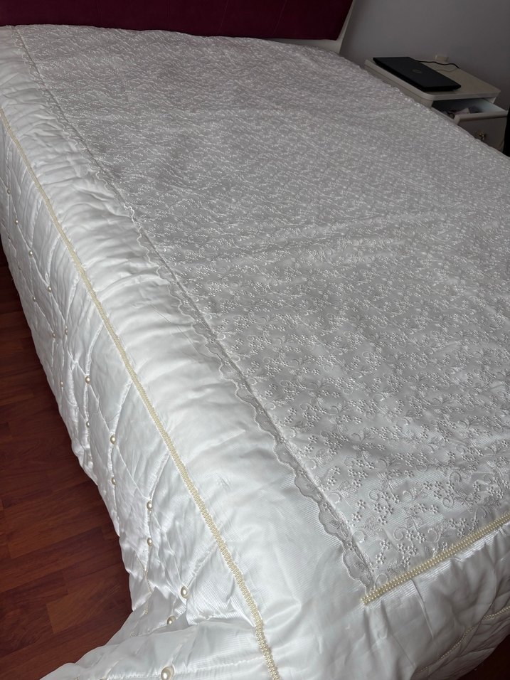 İnci Detaylı İşlemeli Beyaz Yatak Örtüsü - Görsel 5