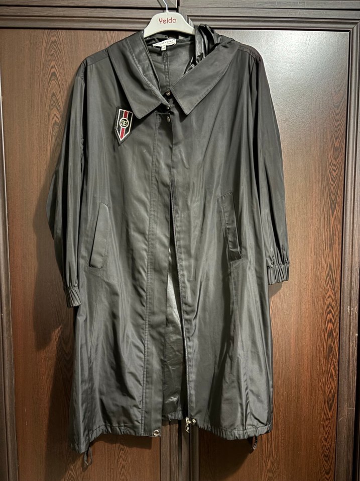 Düğmeli Uzun Gri Kadın Yağmurluk - Görsel 5