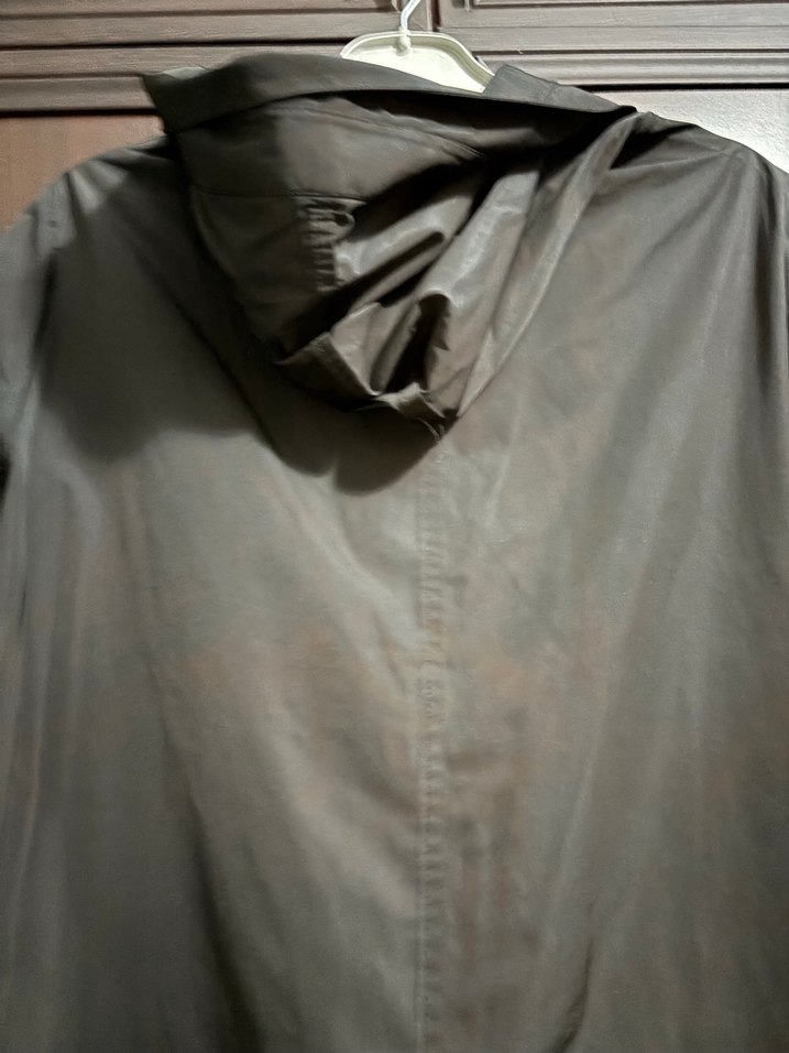 Düğmeli Uzun Gri Kadın Yağmurluk - Görsel 3