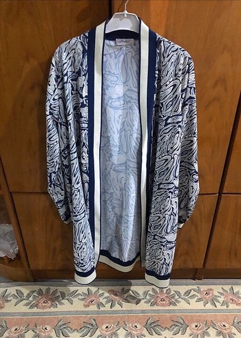Uzun Kol Detaylı Desenli Kadın Kimono
