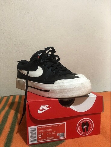 Nike court legacy lift