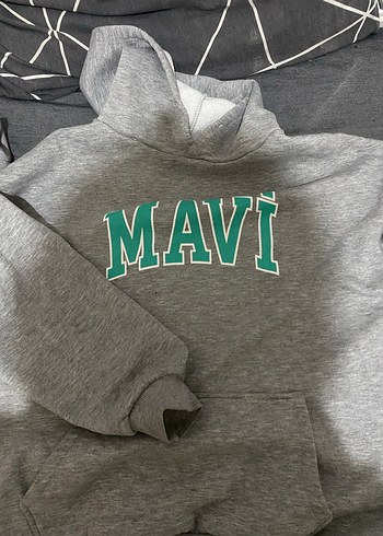 Gri Kapüşonlu Mavi Baskılı Sweatshirt