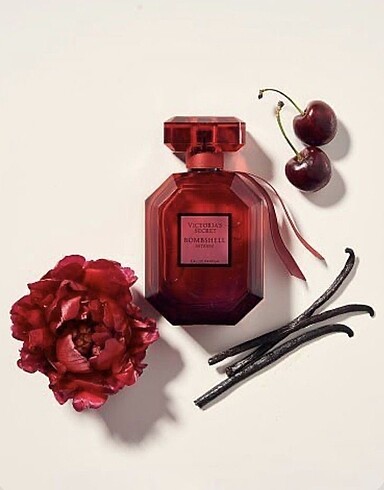 Victoria?s Secret bombshell intense