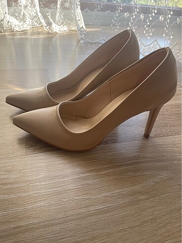 38 Beden krem stiletto