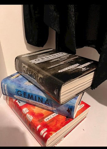 Illuminae Dosyaları Serisi 3 Kitap - Görsel 2