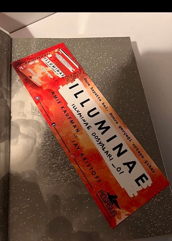 Illuminae Dosyaları Serisi 3 Kitap - Görsel 3