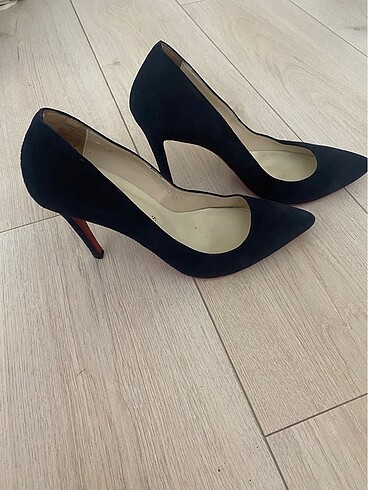 40 Beden Christian louboutin nubuk stiletto
