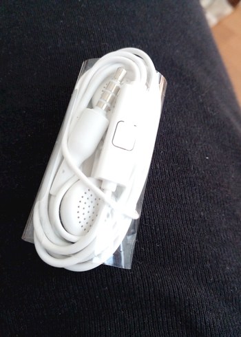 Beyaz Kulak İçi Kulaklık - Görsel 2