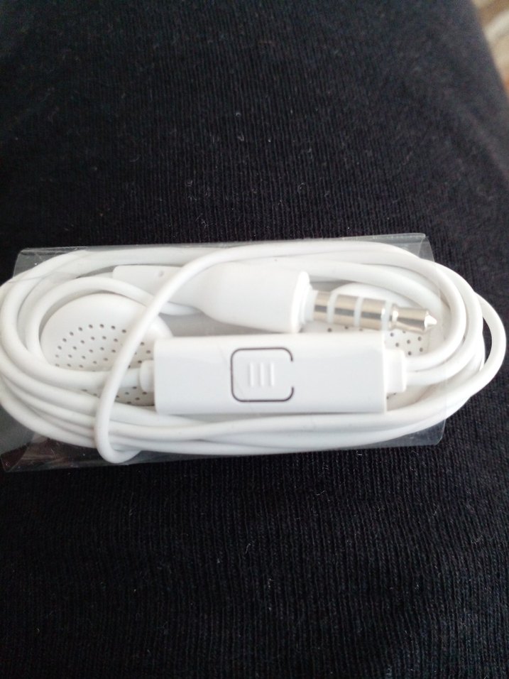 Beyaz Kulak İçi Kulaklık - Görsel 3