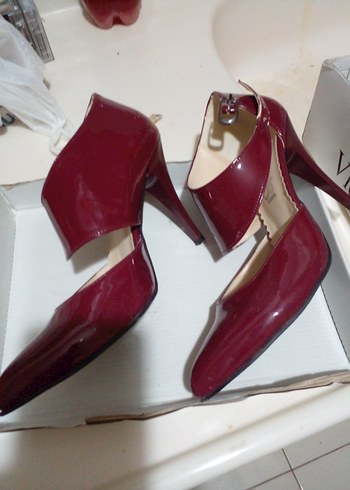 Diğer Victoria S marka Bordo Parlak Tokalı Stiletto Kadın Ayakkabı