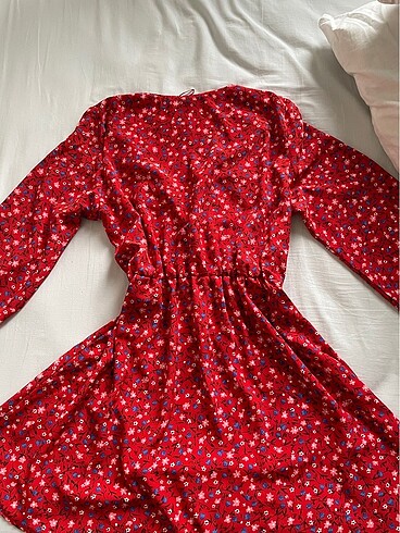 Zara zara kırmızı, çiçekli mini elbise