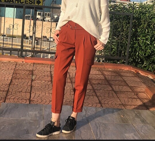 Postacı pantolon