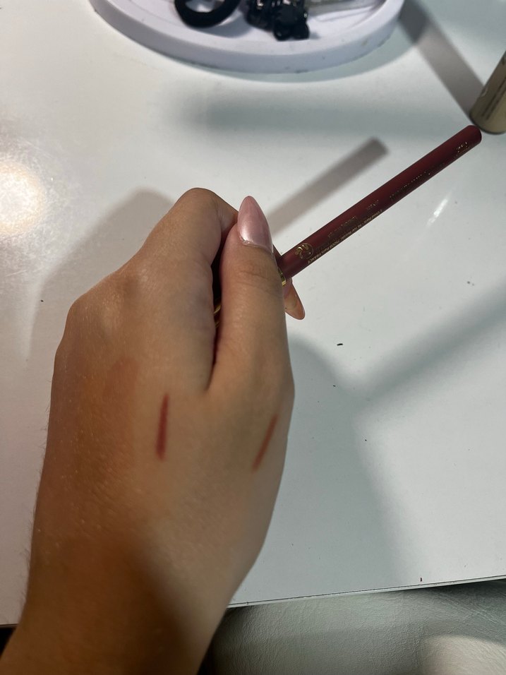 Loreal paris dudak kalemi - Görsel 2