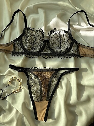 Flora Bra Set