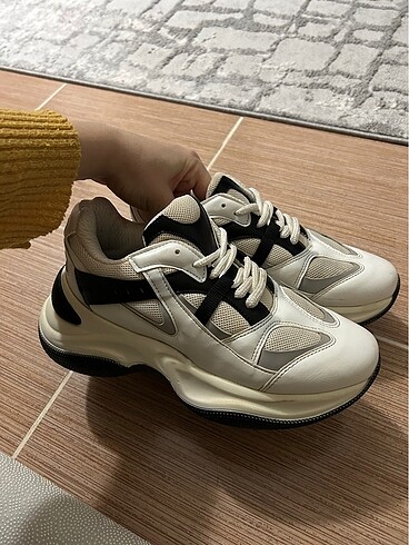 Beyaz Sneaker
