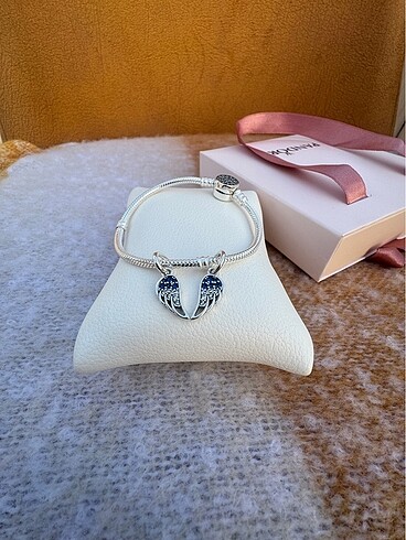 Melek Kanatları Sallantılı Charm