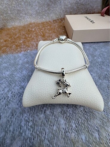 Pandora Ren Geyiği Charm