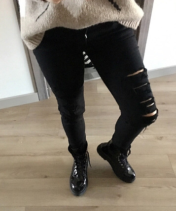 Zara Siyah Yırtık Kot Pantolon 