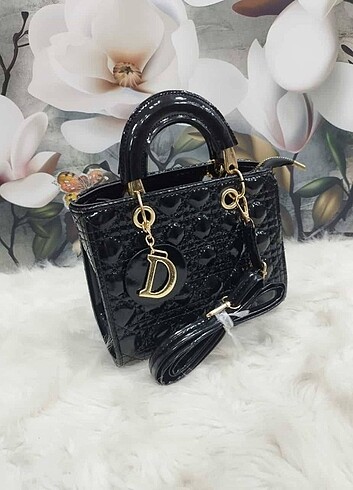 Dior kol çantası