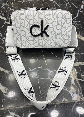 Beden Calvin Klein çanta
