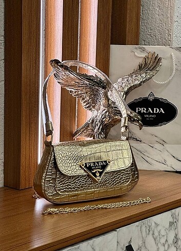 Prada çanta