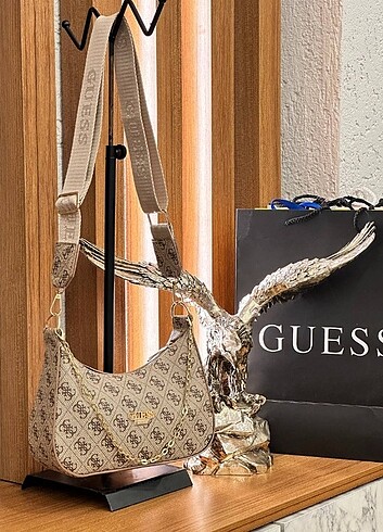 Guess çanta modeller