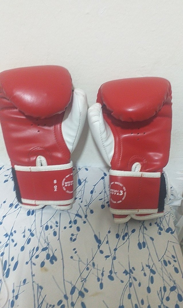 Renkli Baskılı Kırmızı Deri Boks Eldiveni - Görsel 2