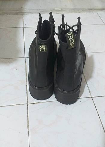 Fermuarlı Siyah Punk Tarzı Kadın Bot - Görsel 4