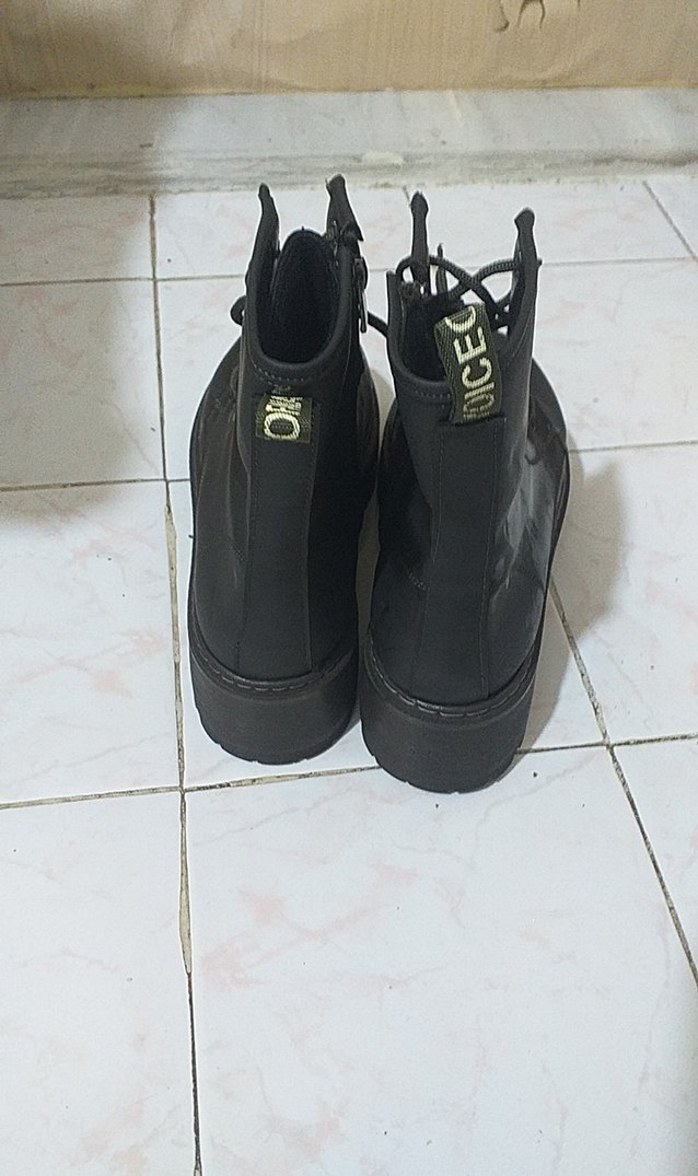 Fermuarlı Siyah Punk Tarzı Kadın Bot - Görsel 4