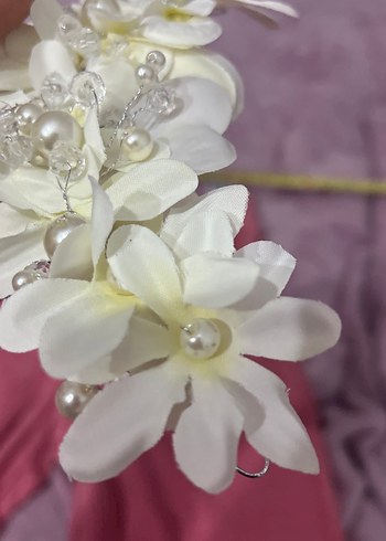 Boncuklu Beyaz Çiçekli Saç Aksesuarı - Görsel 3