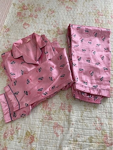 Diğer XL beden saten pijama takımı