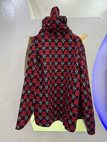 Moncler yağmurluk