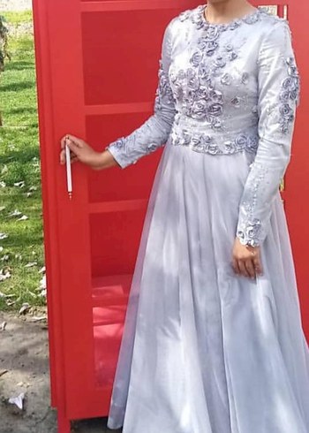 Uzun Kollu İşlemeli gri Nişan Elbisesi