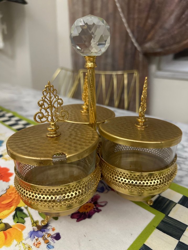 Altın Renkli Nakışlı Sofra Seti - Görsel 2