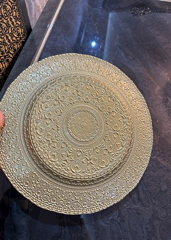 İşlemeli Parlak Altın Tabak - Görsel 2