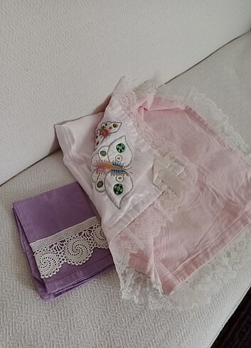 Bebek yastığı ve battaniyesi