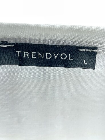 l Beden beyaz Renk Trendyol & Milla T-shirt %70 İndirimli.