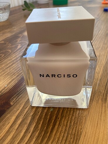 Narciso rodrigez beyaz küp parfüm, edp, 90 mlde 40 mlden fazla
