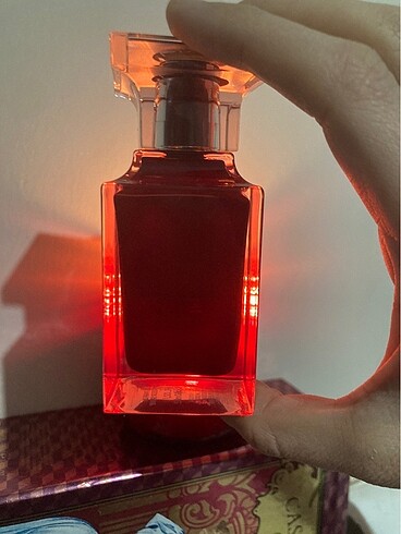 Tom ford lost cherry parfüm niş 20 mlden fazla 50 ml şişede
